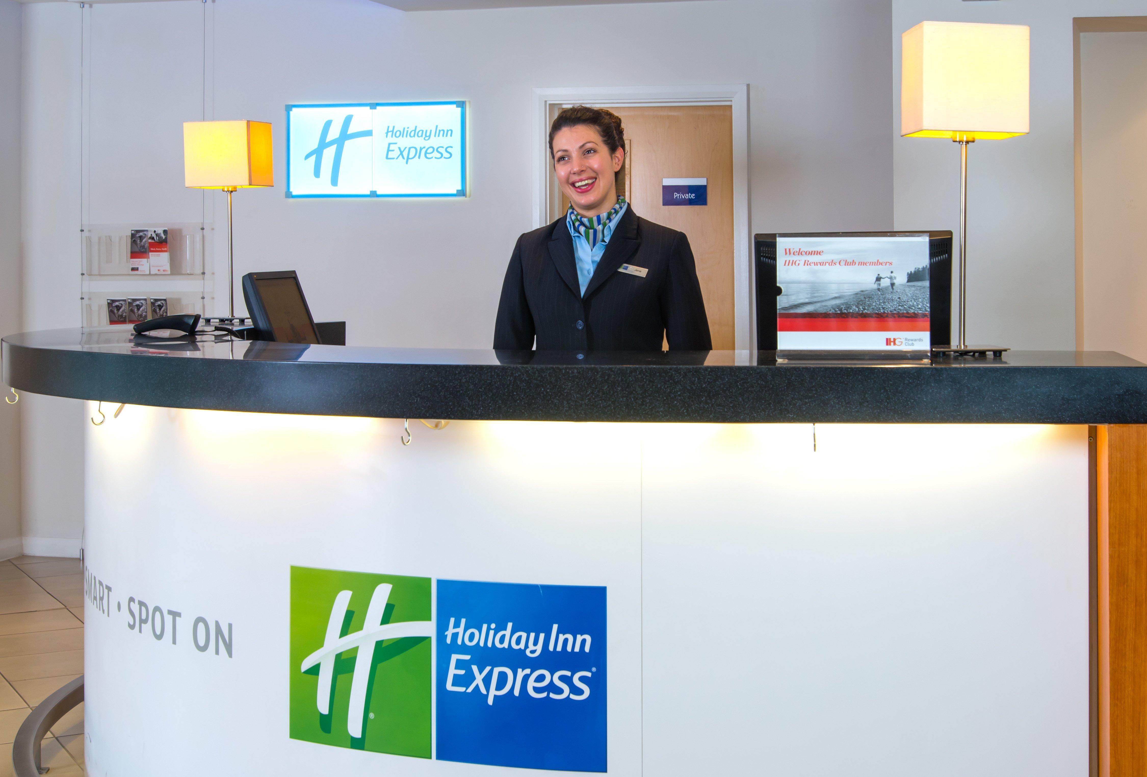 Holiday Inn Express Bedford By Ihg Экстерьер фото