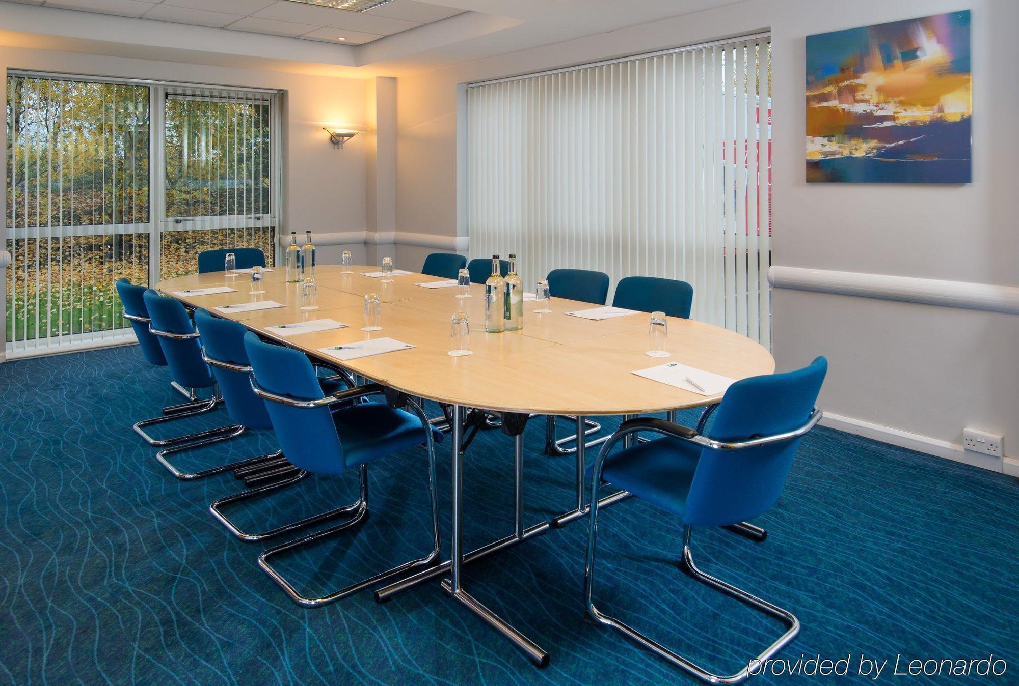 Holiday Inn Express Bedford By Ihg Экстерьер фото