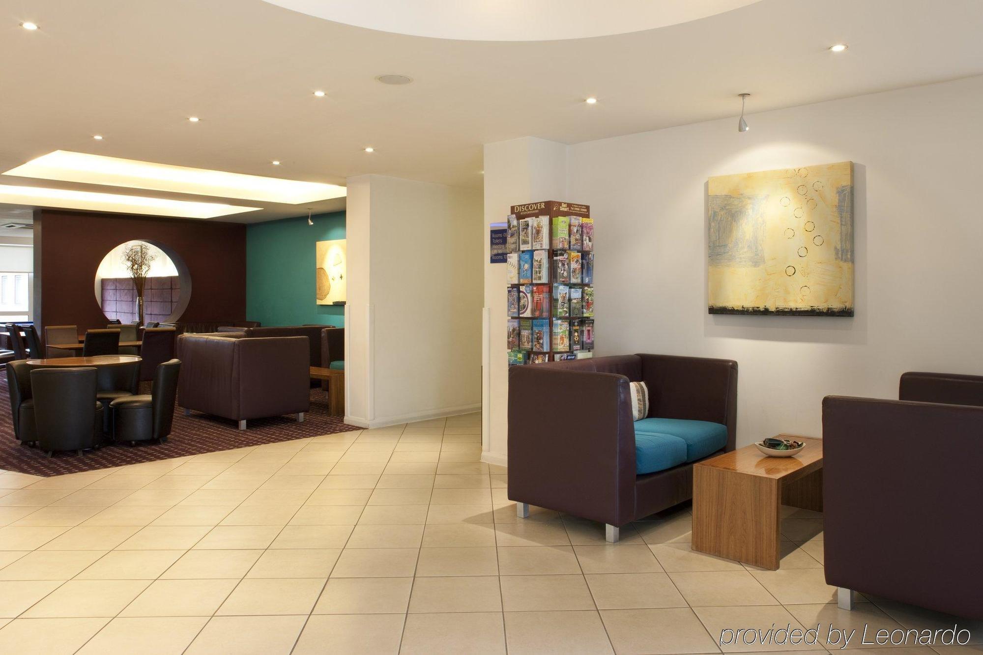 Holiday Inn Express Bedford By Ihg Экстерьер фото