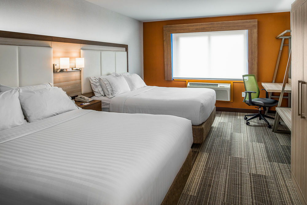 Holiday Inn Express Bedford By Ihg Экстерьер фото